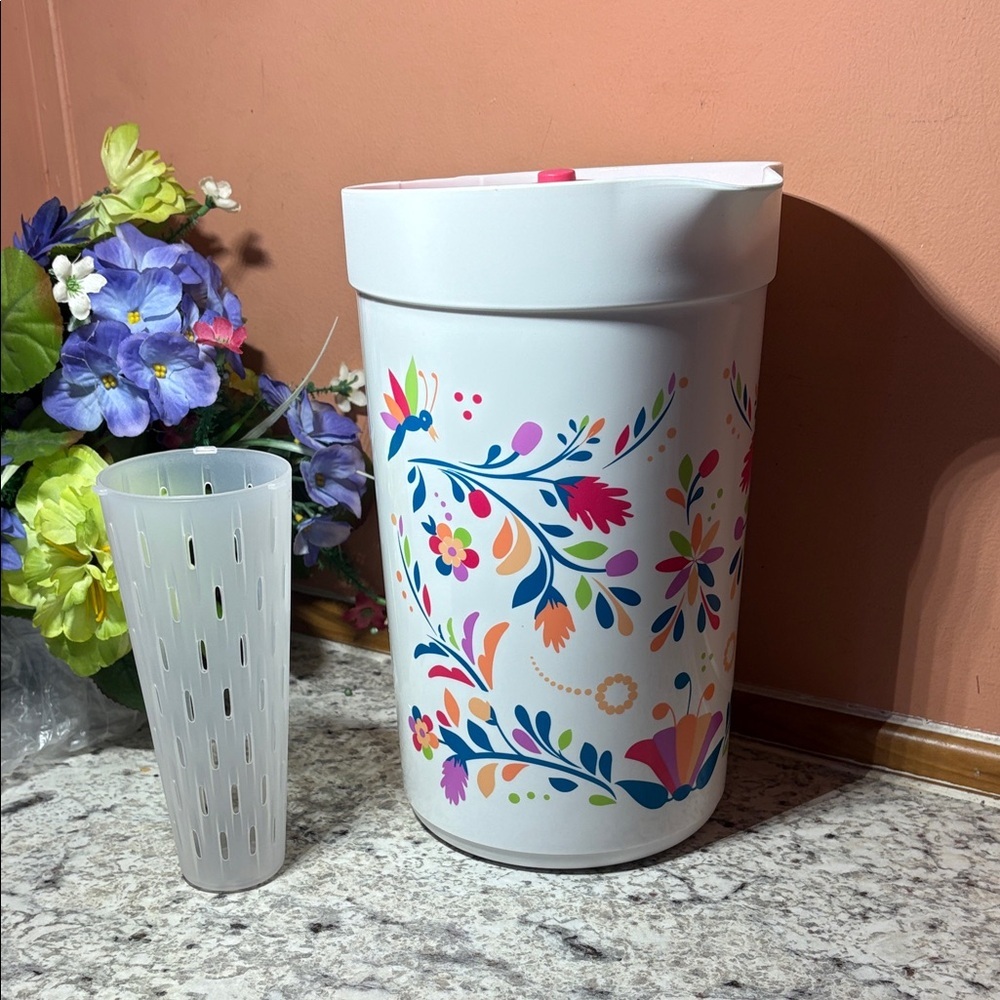 NEW TUPPERWARE Floral
 Sheer Pitcher with Lid 3.8 Liter Wheat Leaves Desing